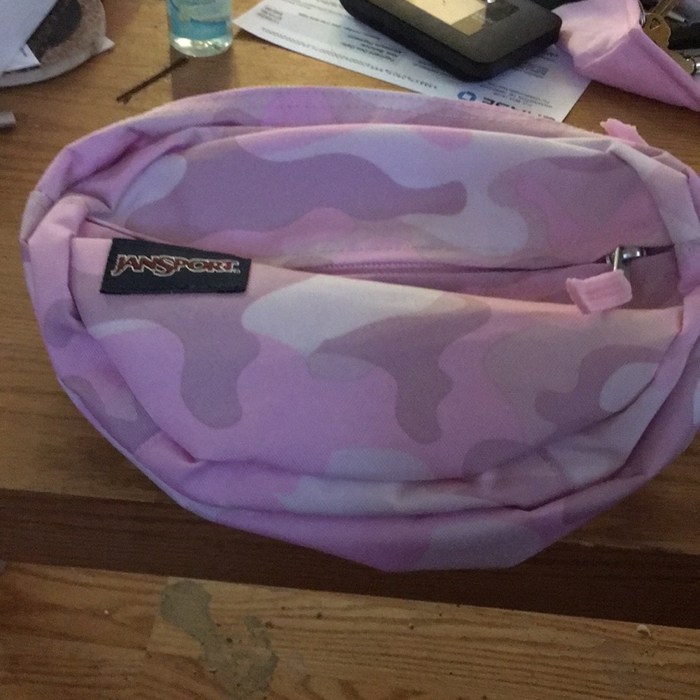Pink camouflage fanny pack